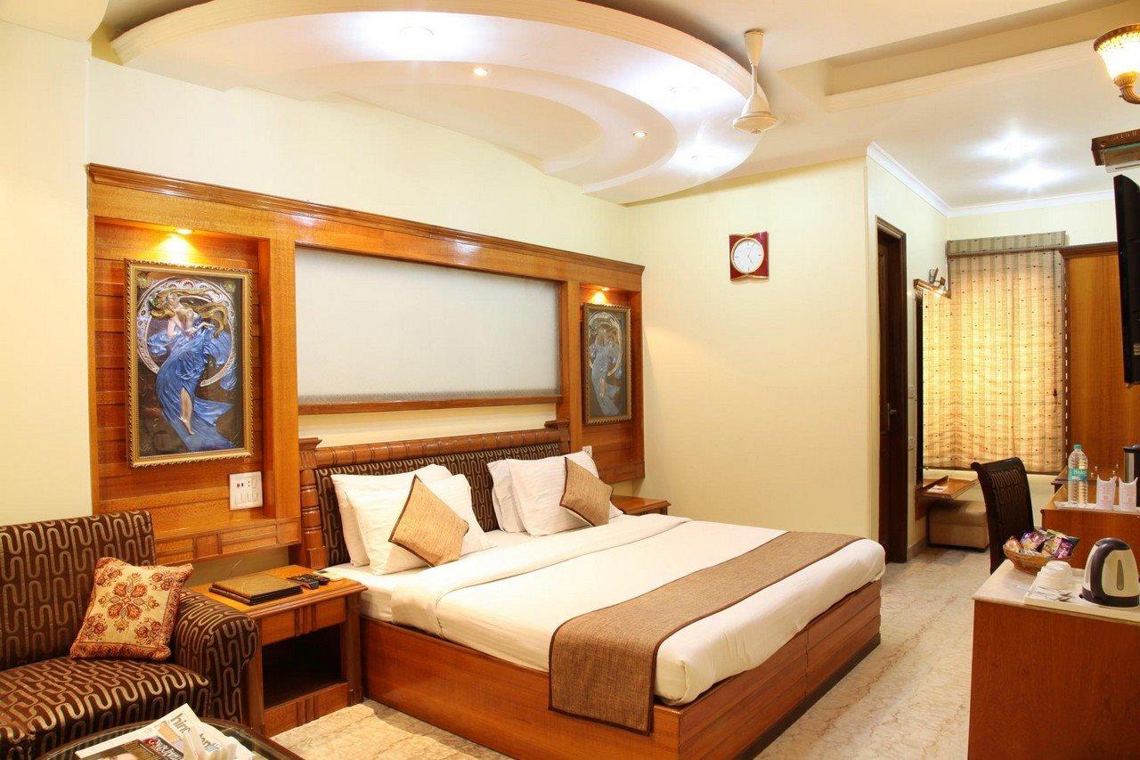 Hotel Tjs Grand Delhi  Eksteriør billede